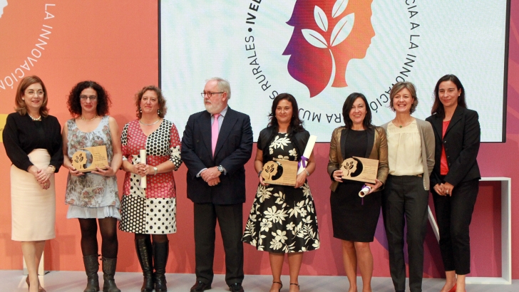 galardonadas premios mujeres rurales 2 tcm7 302504 noticia
