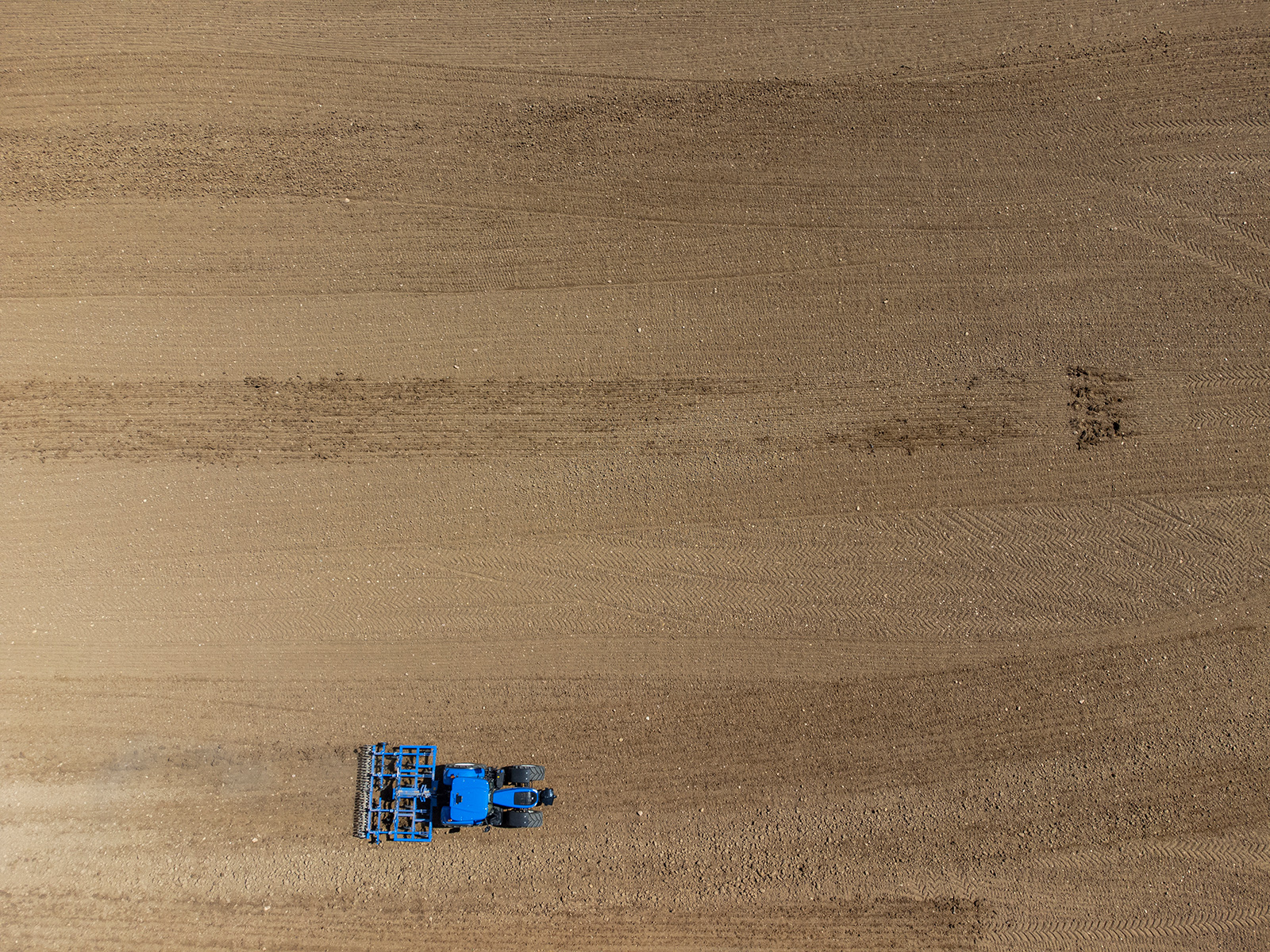 dron tractor new holland campo alta